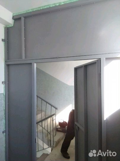 Тамбурные двери, Межэтажные перегородки