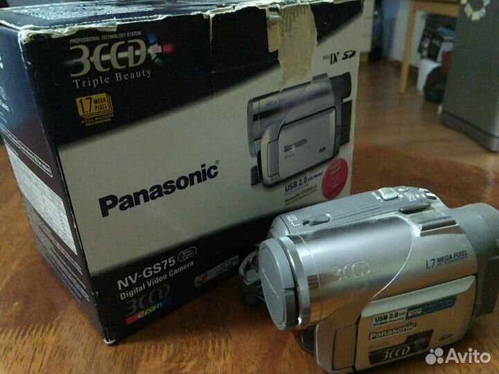 Видеокамера Panasonic NV-GS75
