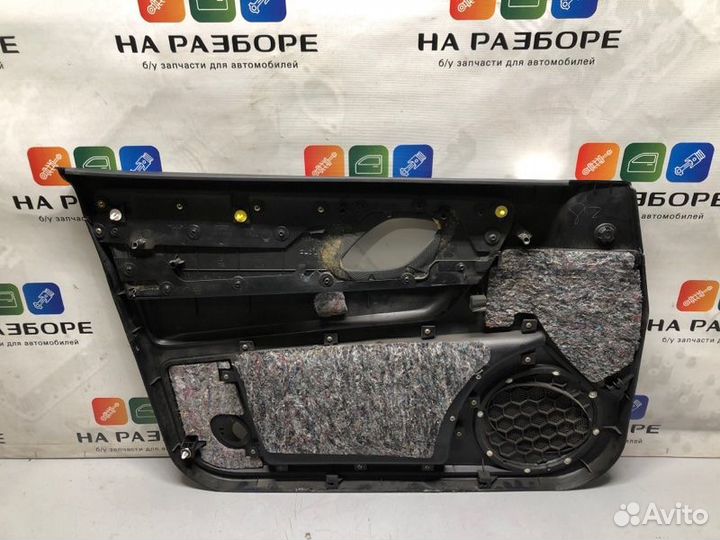 Обшивка двери передняя правая Ford Escape