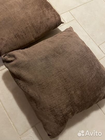 Подушки с наволочками 2 шт