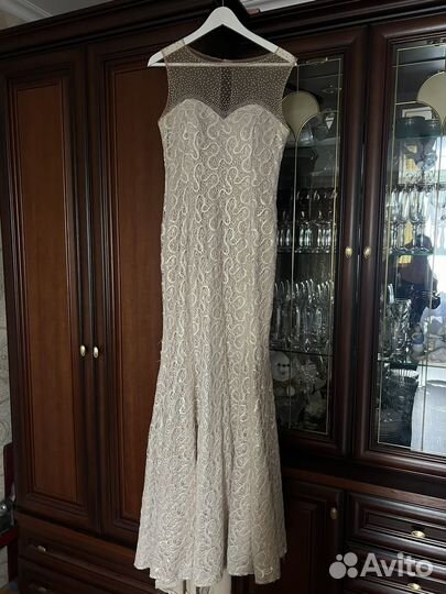 Платье вечернее