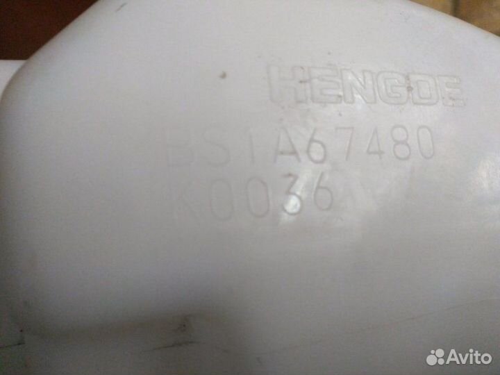 Бачок омывателя Mazda 3 BK 2002-2009