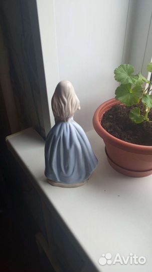 Фарфоровые статуэтки