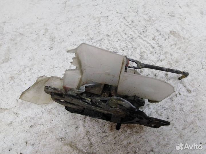 Замок двери задней левой