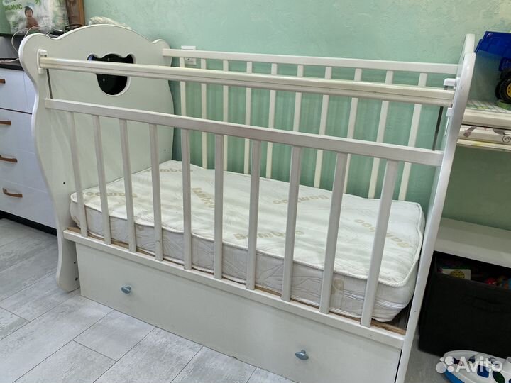 Детская кроватка