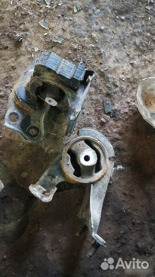 Toyota corolla180 подушка двигателя