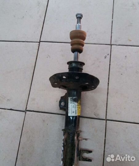 Стойка передняя правая Chevrolet Aveo T300