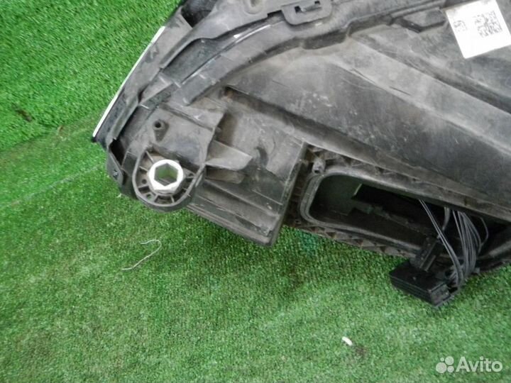 Фара правая Mercedes-Benz C-Class