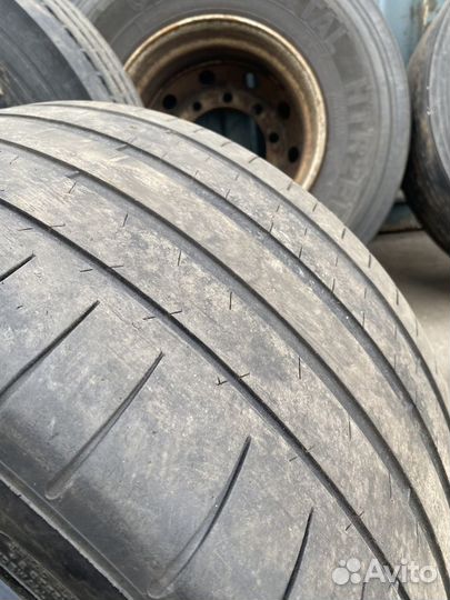 Michelin Pilot Super Sport 325/30 R21