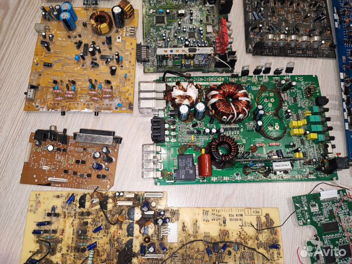 Платы от электроники на запчасти