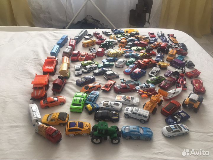 Игрушечные машинки