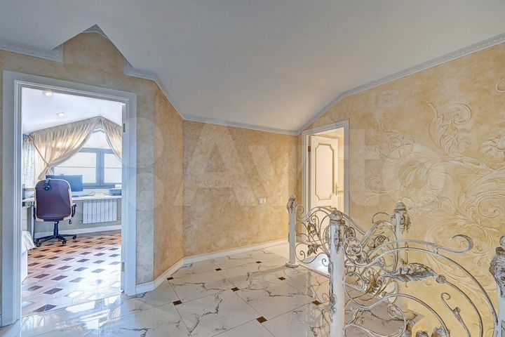 4-к. квартира, 200 м², 10/10 эт.