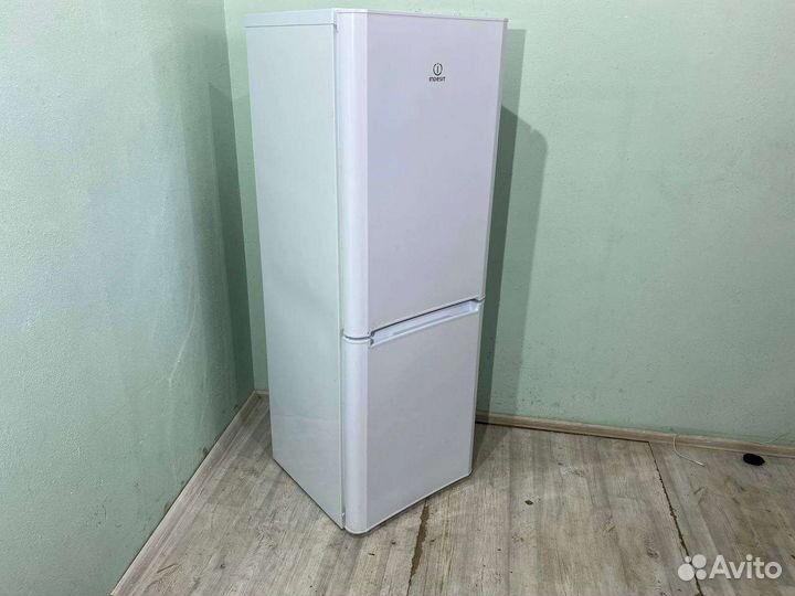 Холодильник Indesit