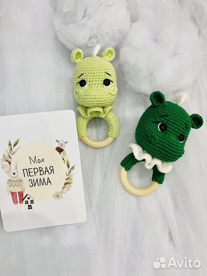 Вязаная погремушка