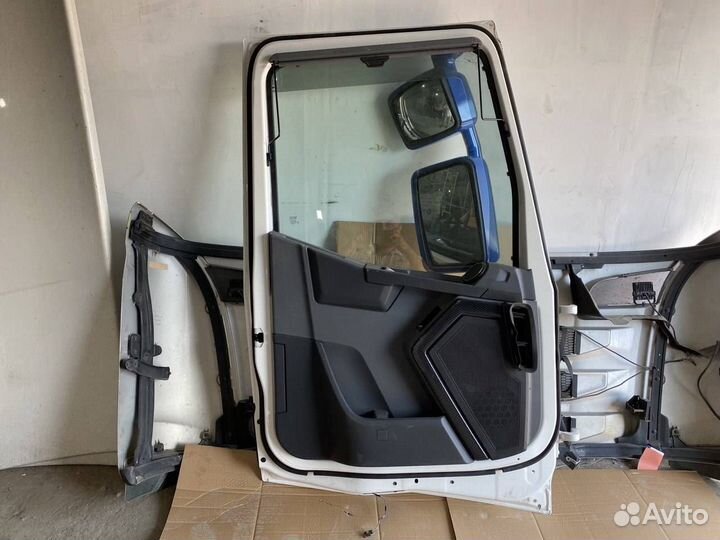 Дверь передняя левая Renault T 14142221