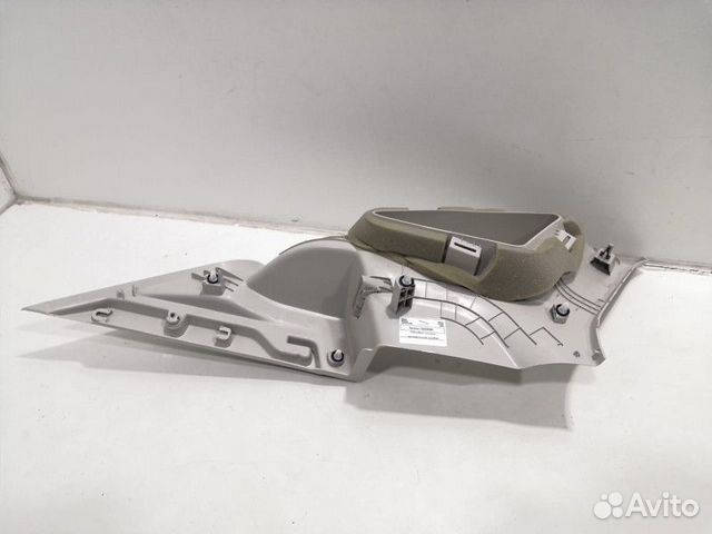 Обшивка центральной стойки правая Land Rover