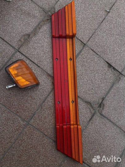 Фара на мерседес и накладка