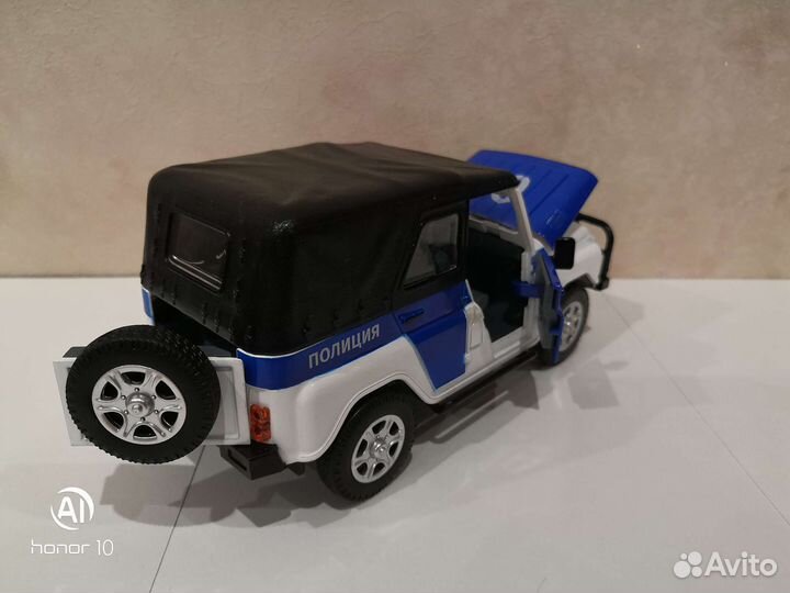 УАЗ-469 Коллекционная Модель 1/24 новая