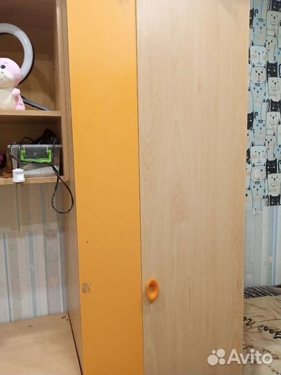 Письменный стол и шкаф