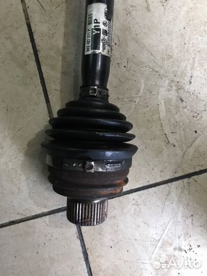 Привод передний левый Audi A4 cdnf 2010