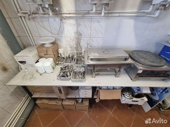 Посуда (ложки, вилки, ножи, тарелки, кастрюли)