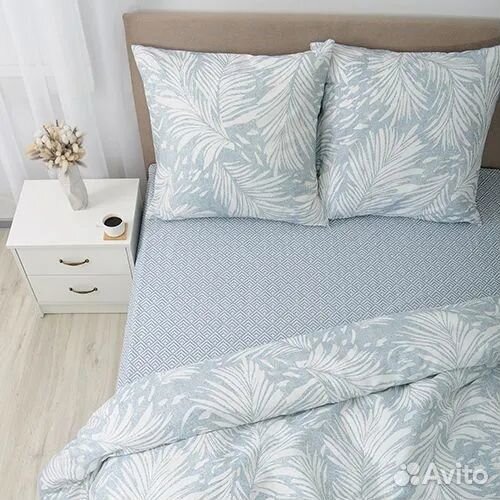 Постельное белье 1,5 спальное новое