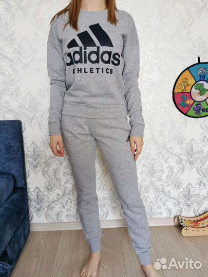 Спортивный костюм Adidas р. 38-40