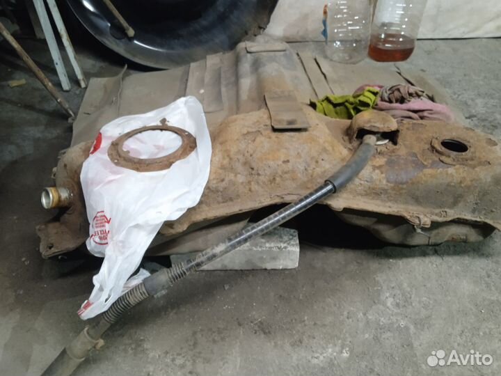 Бензобак Рав 4 II