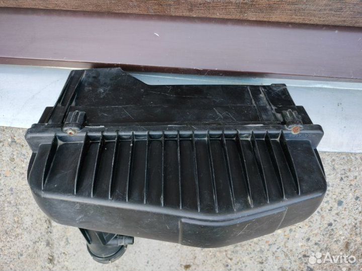 Корпус воздушного фильтра Peugeot Partner минивен