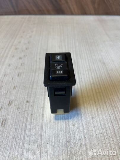 Кнопка подогрева сиденья правая Toyota Rav4