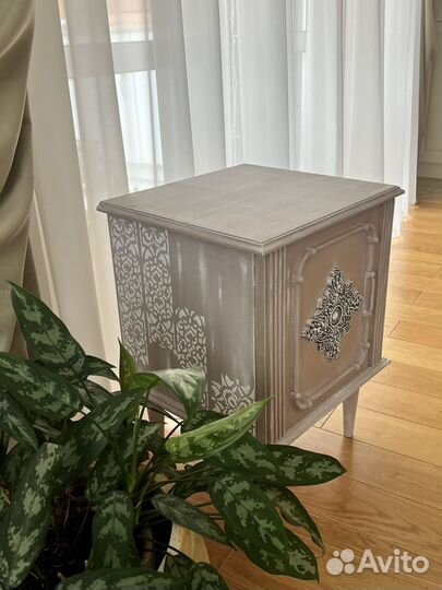 Тумбочка прикроватная 