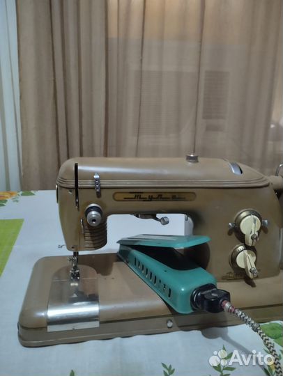 Швейная машинка бу 
