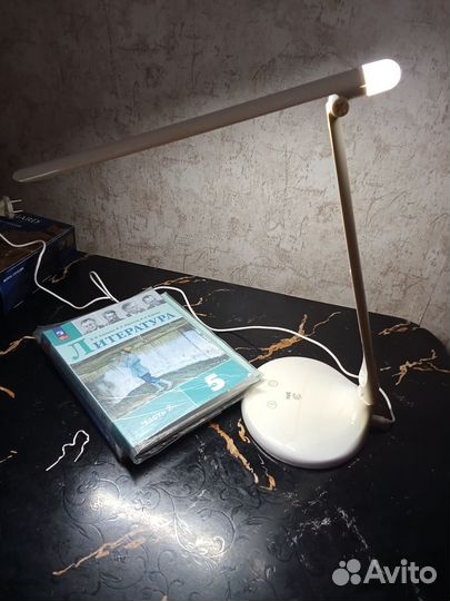 Светильник настольный