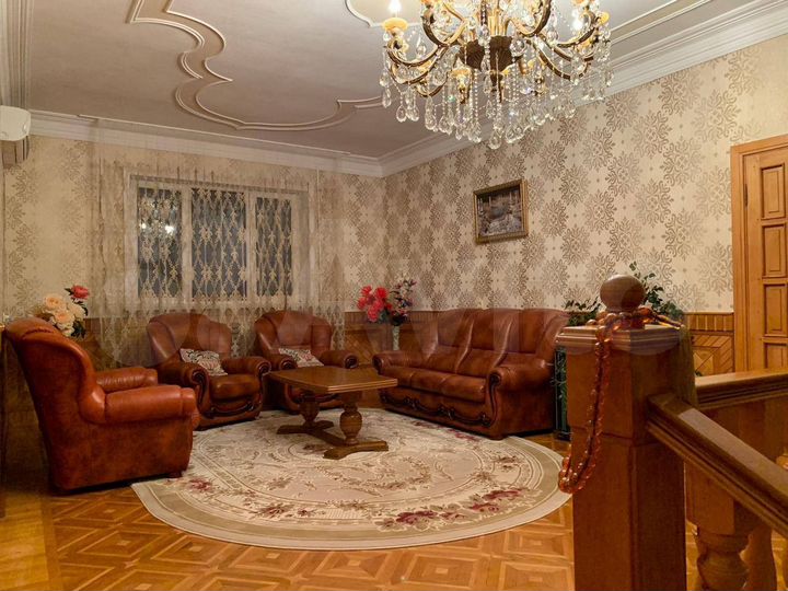 Дом 298 м² на участке 6 сот.