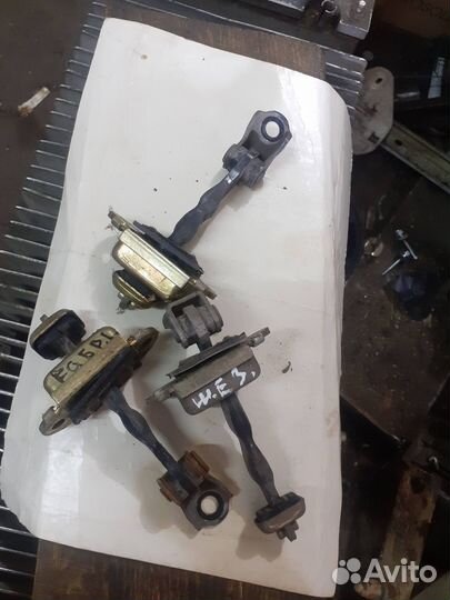 Ограничитель двери Skoda Fabia