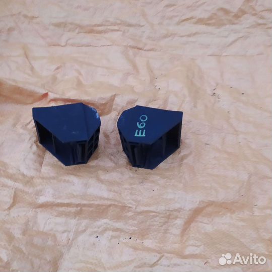 Bmw e60 кронштеин радиатора нижний