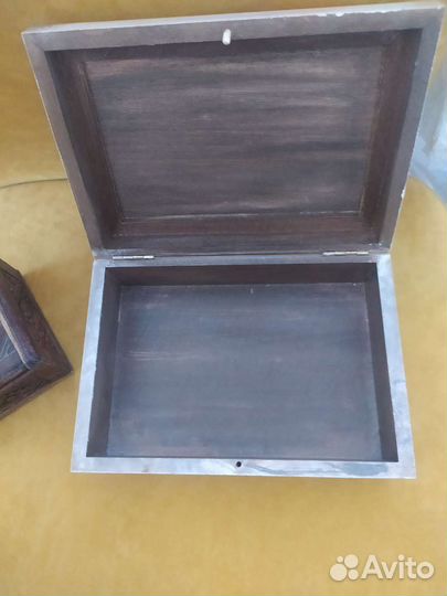 Шкатулка деревянная резная