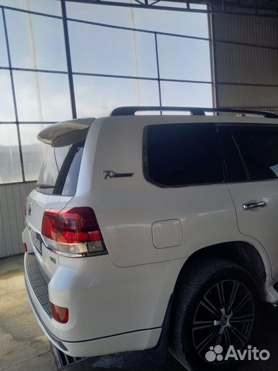 Эмблема Toyota Land Cruiser 300 70th Anniversary
