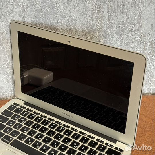 MacBook Air 11 mid 2011 i7 4/256gb