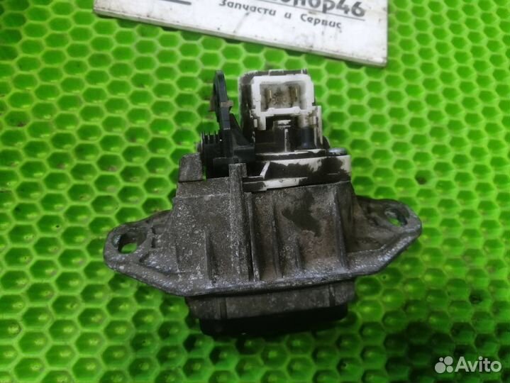 Кнопка открывания багажника Renault Megane 1