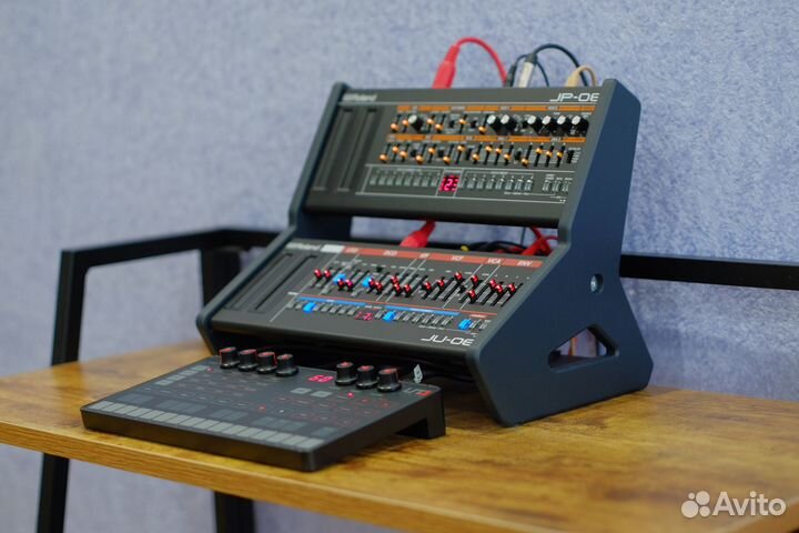 Стойка стенд подставка для Roland Boutique