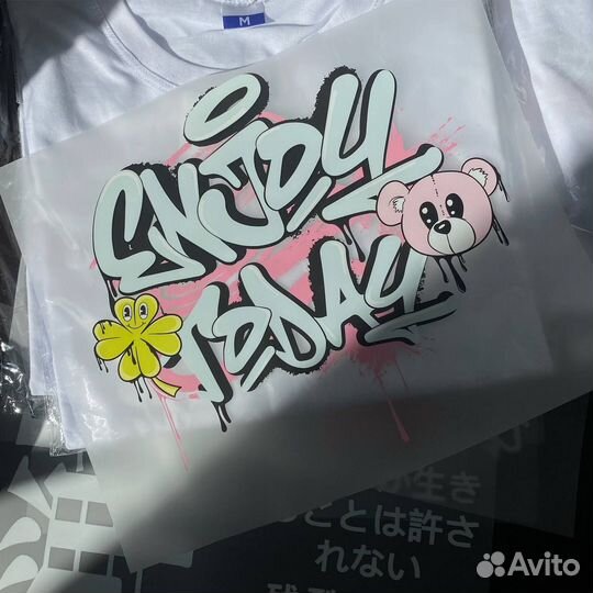 Печать принтов и логотипов на пленке