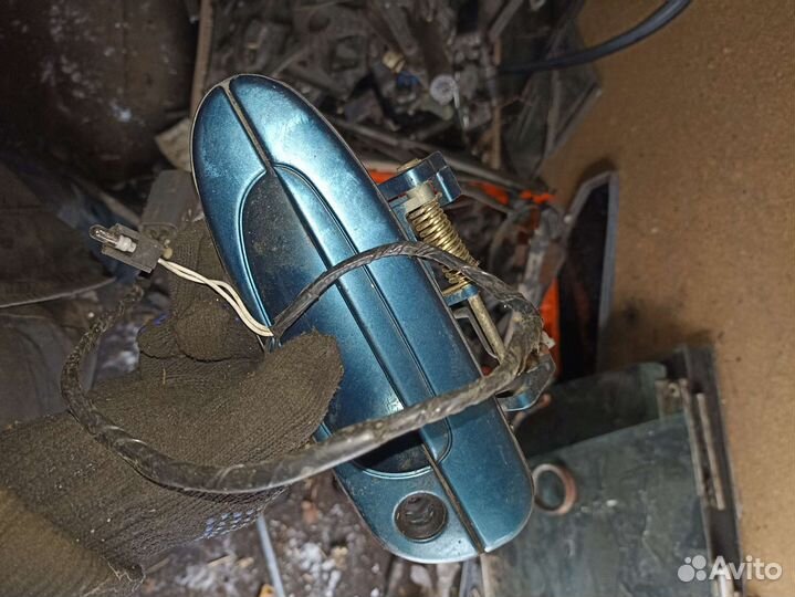 Ручка внешняя передняя левая Mazda 626 GE