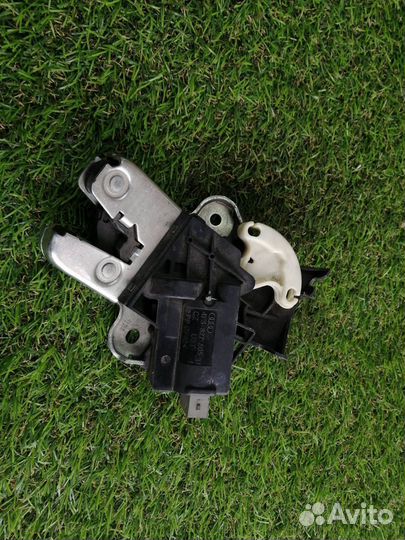 Замок багажника Volkswagen Passat B6