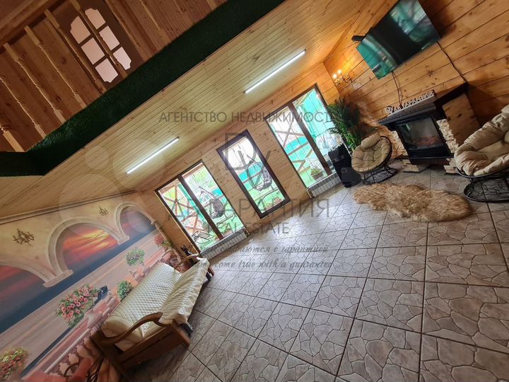 Дом 208,4 м² на участке 13,8 сот.