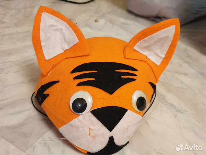 Шапочки маски новогодние тигрёнок и сверчок