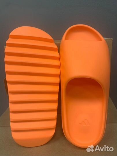 Тапки Adidas Yeezy Slide