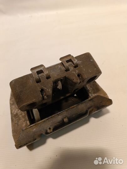 Подушка двигателя Шкода Октавия Тур