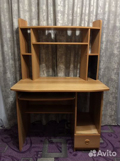 Компьютерный стол