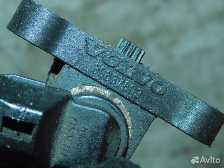 Датчик коленвала на вольво 30637803